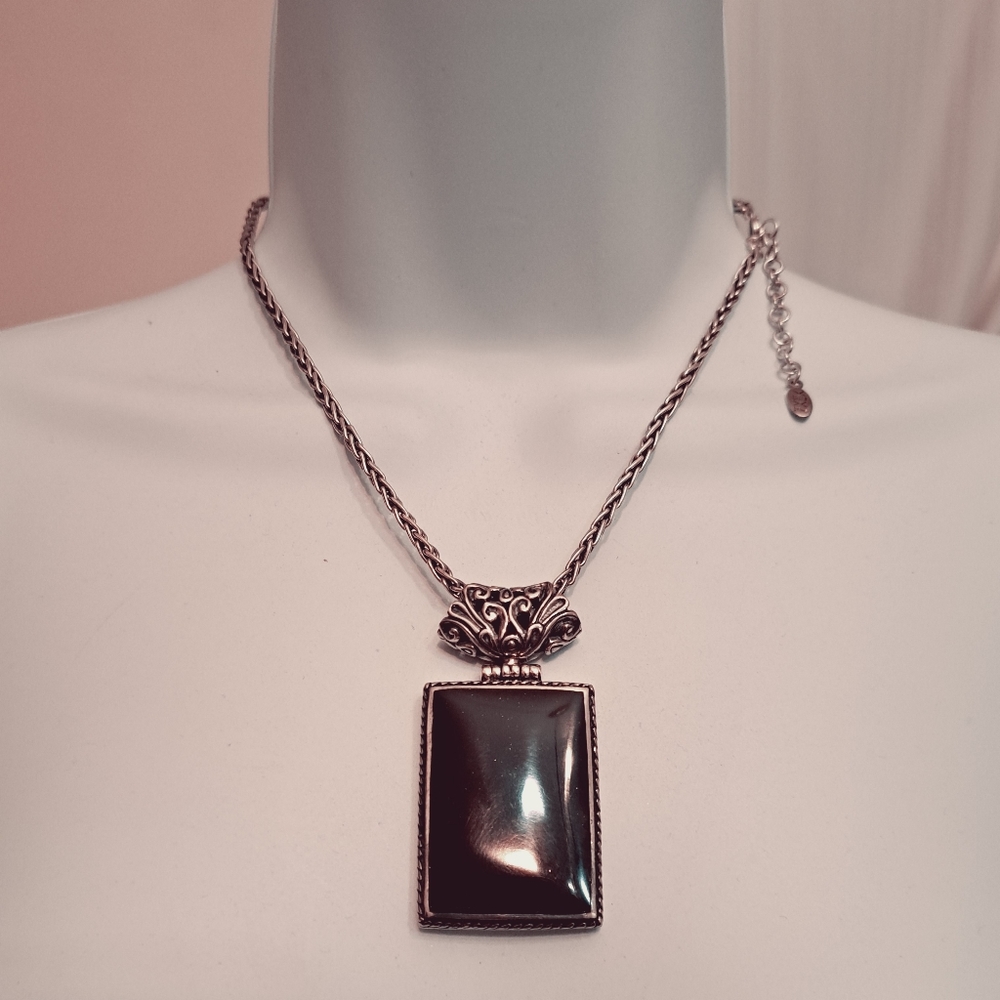 EXEX--925 real silver necklace/black stone